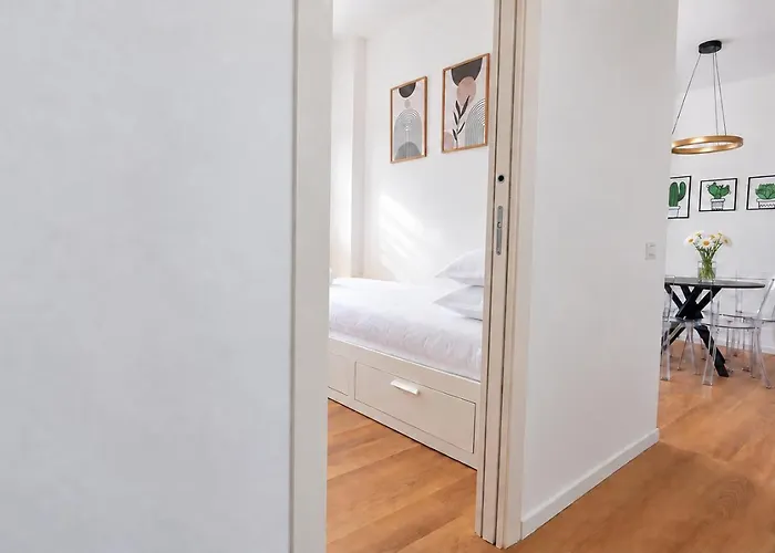 Elegantis Trastevere Family With Terrace - Near Tram, Train And Bus For The Centre * Roma