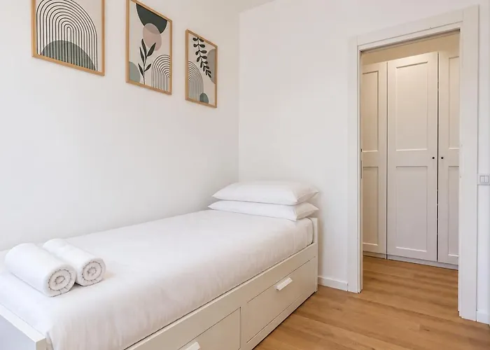 Elegantis Trastevere Family With Terrace - Near Tram, Train And Bus For The Centre Appartamento Roma